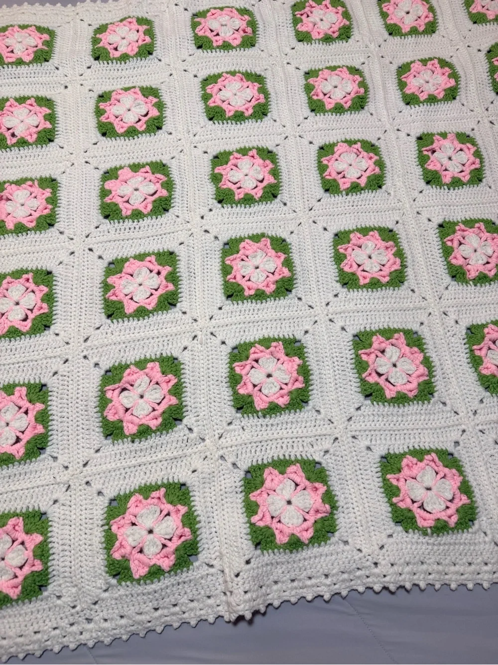Hand Crocheted White Puffy Floral Granny Square Blanket 62 x 42.5” w Free Pillow